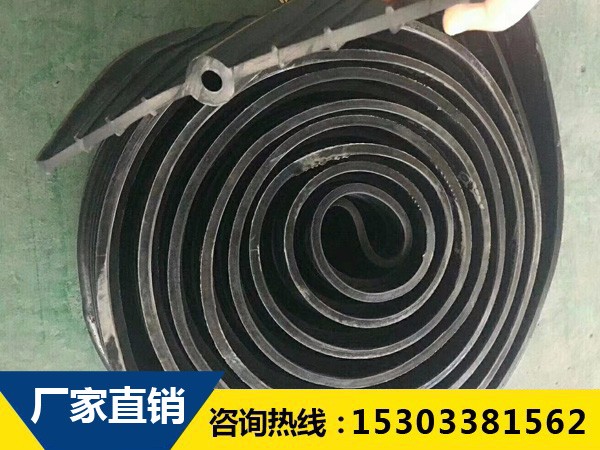 安裝好的中埋式橡膠止水帶如何做定位架